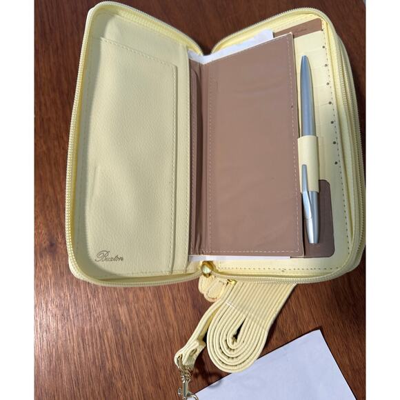 Buxton Ultimate Wallet w Detachable Shoulder Strap Soft Yellow - Picture 6 of 9